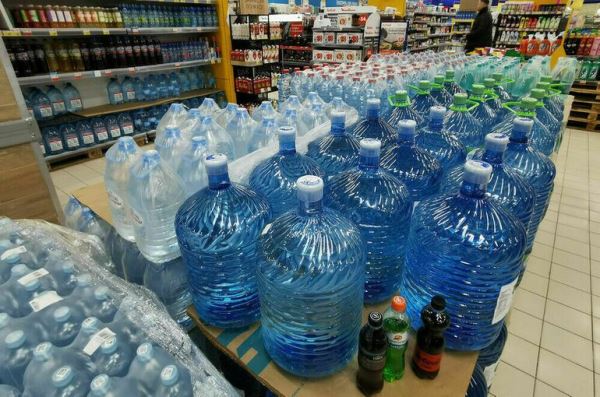 Минпромторг предложил запретить производство непрозрачных пластиковых бутылок - новости экологии на ECOportal
