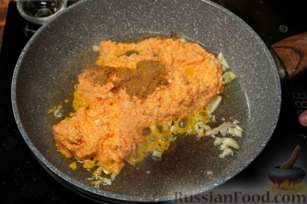 Макароны в морковно-сырном соусе