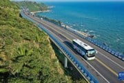 Открылся первый туристический экскурсионный автобусный маршрут вокруг Хайнаня